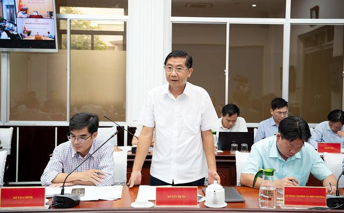 Lãnh đạo sở, ngành tỉnh phát biểu tại cuộc họp.