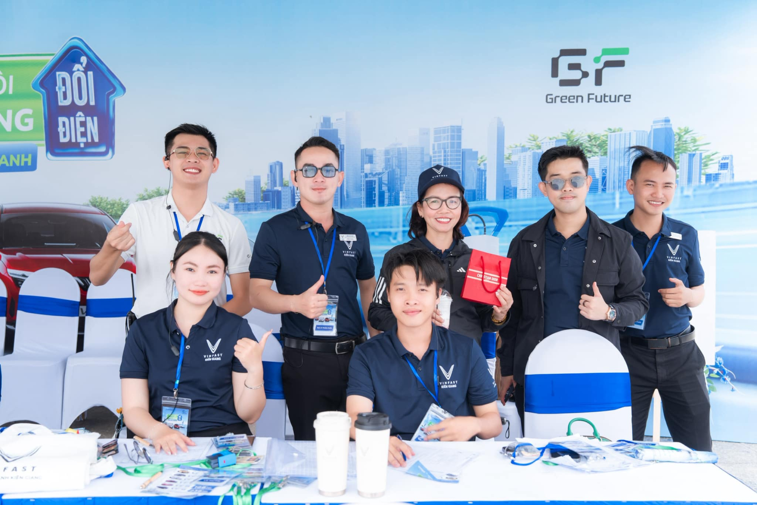 NGÀY HỘI THU XĂNG - ĐỔI ĐIỆN QUY MÔ LỚN NHẤT