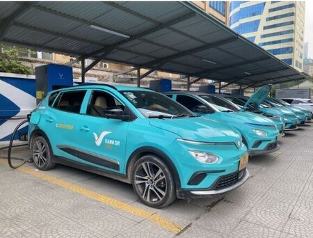 Trạm sạc phủ sóng, xe điện thêm phần tiện lợi
