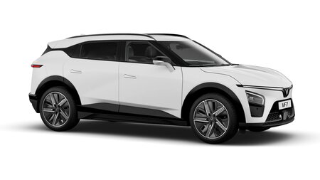 VinFast VF 7 Plus - Trần kính toàn cảnh